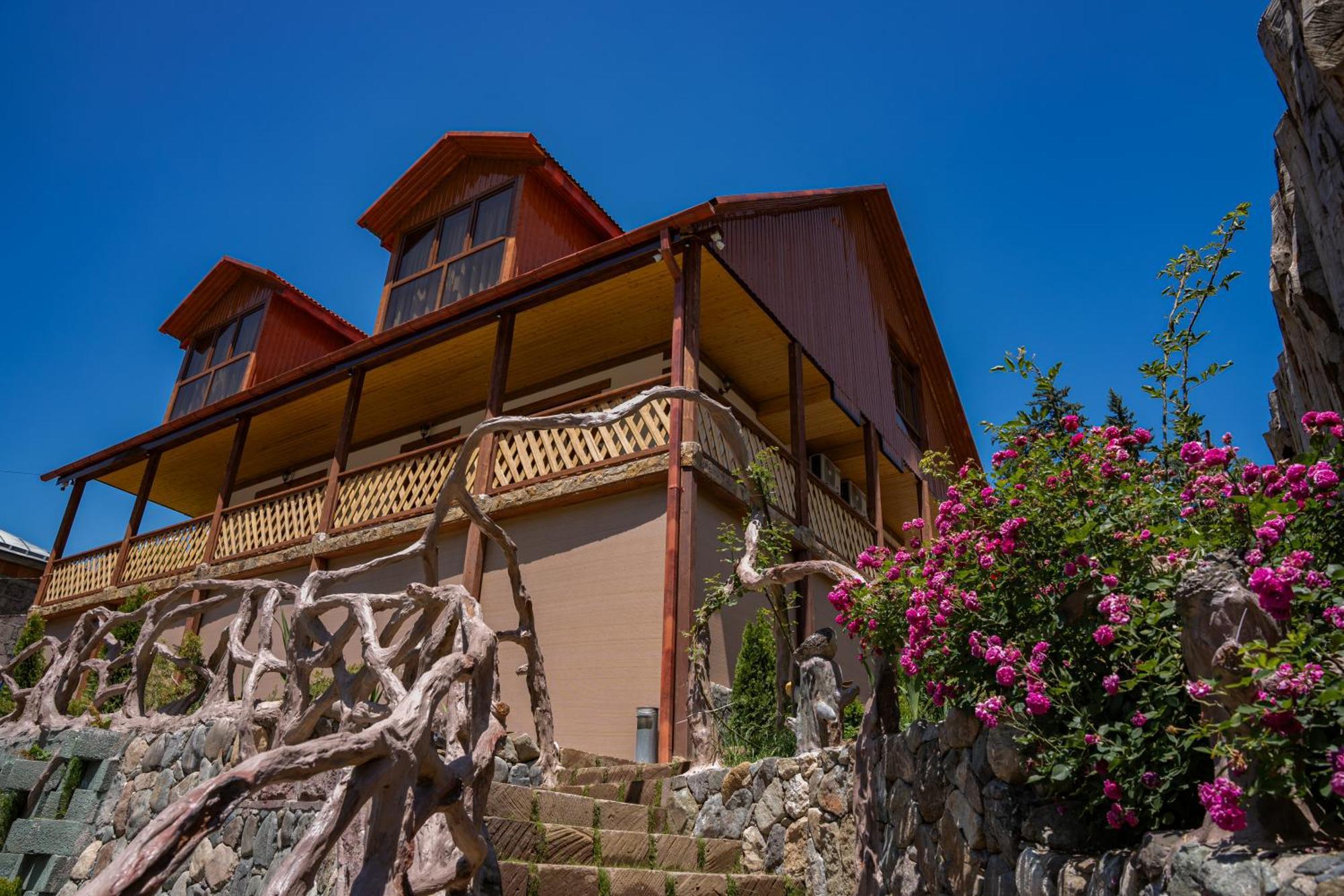 Maru House Hotel Dilijan Eksteriør billede